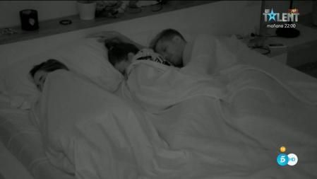 'La Isla de las Tentaciones 3': El inesperado acercamiento entre sabanas de Lola y Carlos