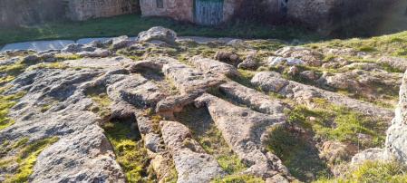 Necrópolis de la iglesia de San Roque en Renedo de la Inera.