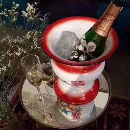 Los influencers están usando la vasija para todo tipo de cosas.