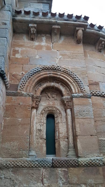 Iglesia del Salvador en Pozancos.