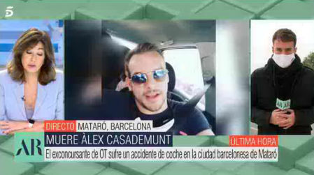 El reportero Miquel Valls, roto durante su conexión para informar de la muerte de Àlex Casademunt