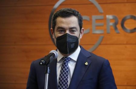 El presidente de la Junta de Andalucía, Juanma Moreno Bonilla, este viernes en el Cercle d'Economia