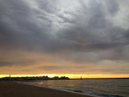 Amanecer en la playa de Palamòs.