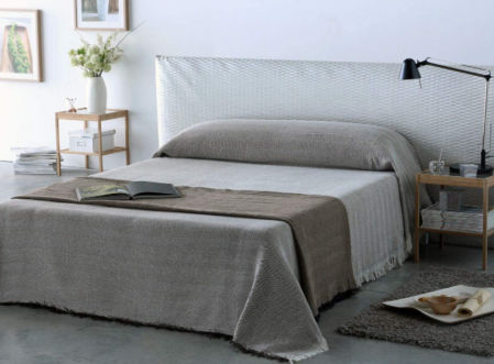 Colcha fina para decorar sofá o cama