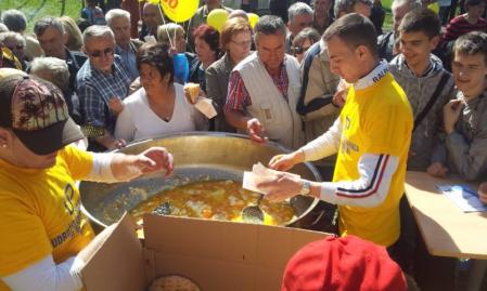 Los huevos revueltos son el plato estrella en Zenica (Bosnia), para dar la bienvenida a la primavera.