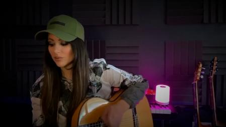 Sara Denez, la nueva amiga de Iker Casillas, desmiente que él sea su pareja