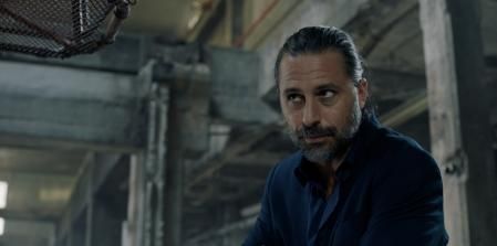 Hugo Silva en una de las imágenes.