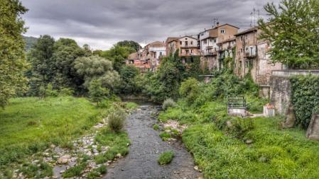 El río Fluvià en Sant Joan Les Fonts.