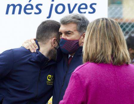 Laporta y Jordi Alba en la inauguración del Cruyff Court de l'Hospitalet de Llobregat