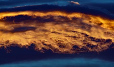 Nubes fantasma al atardecer en Vic.