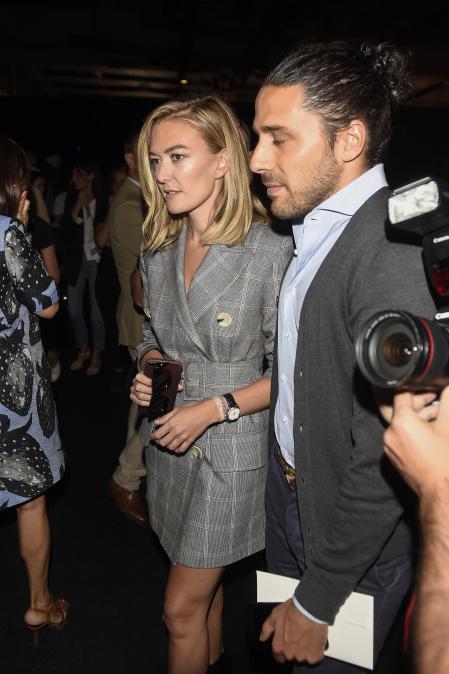 Marta Ortega y Carlos Torretta en el desfile de Roberto Torretta en la Mercedes-Benz Fashion Week Madrid en septiembre de 2017