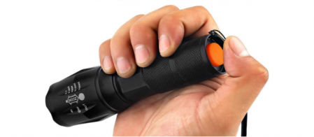 Linterna mini de LED con 2000 lúmenes