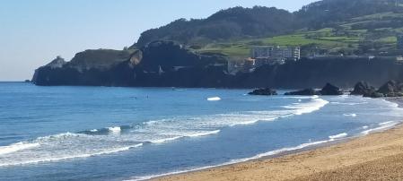 Vistas a los peñones de Bakio.