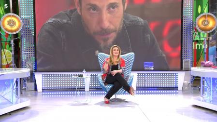 'Sálvame': Carlota Corredera desvela la identidad de los colaboradores que recibieron la botella