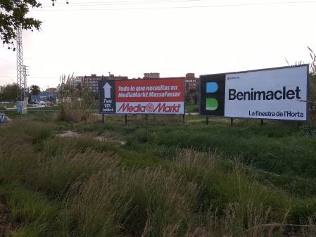 Valla publicitaria de Compromís en la Ronda Nord, para dar a conocer su modelo urbanístico para Benimaclet