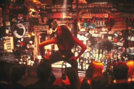 Tyra Banks como Zoe en 'Coyote Bar'