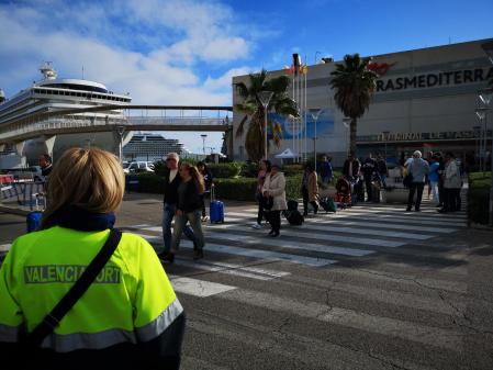 Cruceristas arriban a València, antes de la pausa del turismo de cruceros por la pandemia