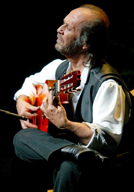 Paco de Lucía, en una actuación en el Auditori. Junto a Camarón son dos de los referentes de India Martínez