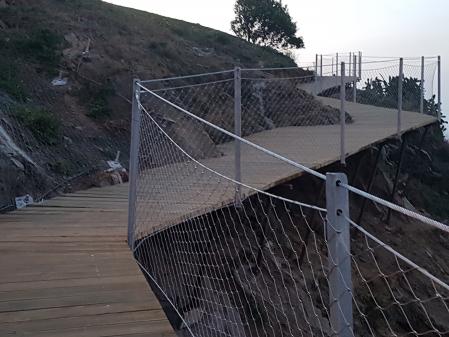 Vistas de uno de los tramos del puente.