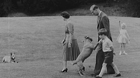 Recopilatorio antiguo de Felipe de Edimburgo junto con la Reina Isabel II