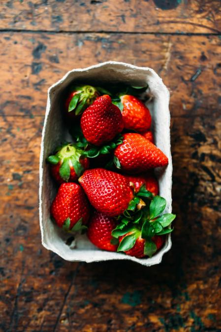 Pastel de fresa desestructurado