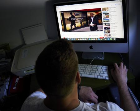 Cada vez la gente se informa a traves de Youtube y no solo hace servir la plataforma para ver videos de ocio y entretenimiento.