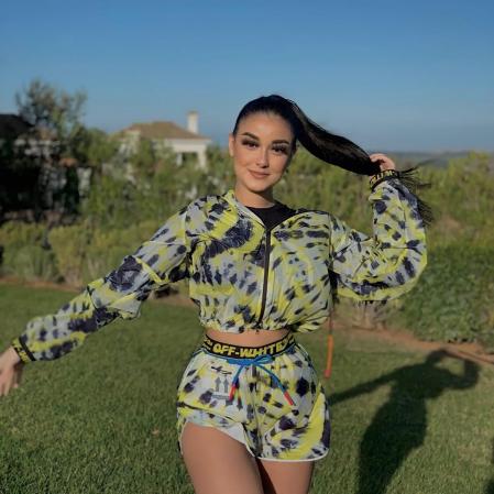 Janeiros- Julia Janeiro