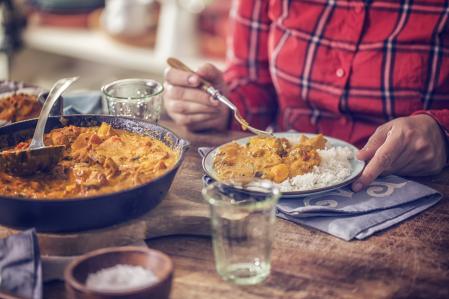 Pollo al curry con arroz basmati