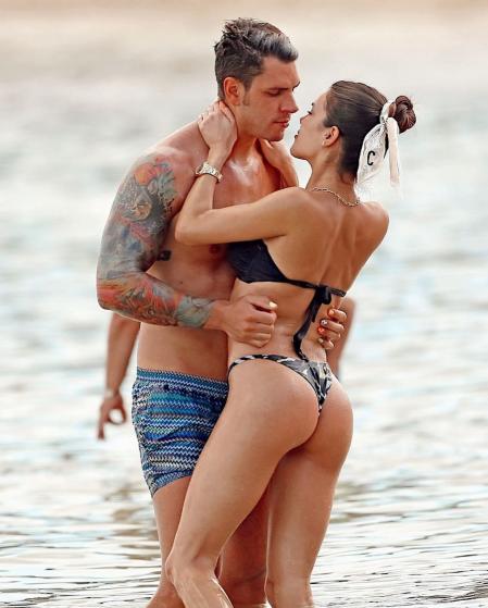 De momento no suenan campanas de boda para Diego Matamoros y Carla Barber.