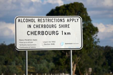Restricciones de consumo de alcohol en Cherbourg, Australia.