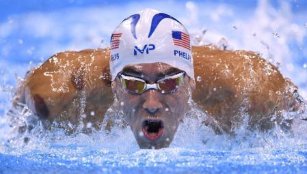 Michael Phelps en una brazada de los 200m mariposa en sus últimos juegos, los de Rio de Janeiro en 2016&nbsp;
