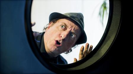 Desde muy joven, Gurruchaga se sintió atraído por la música y el espectáculo&nbsp;