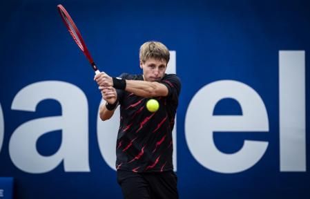 Ilia Ivashka, durante su encuentro ante Rafael Nadal, en el RCTB