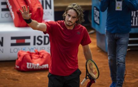 Stefanos Tsitsipás celebra su victoria ante Alex de Minaur, en el RCTB
