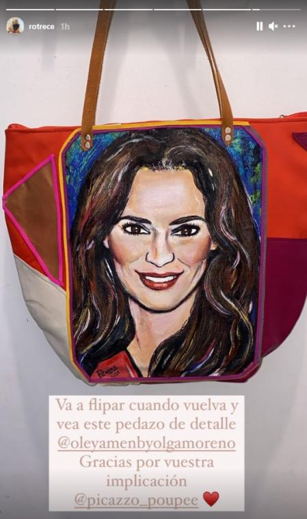 La hija de Rocío Carrasco y Antonio David también ha mostrado un original bolso con el retrato de Olga Moreno, mujer de su padre.