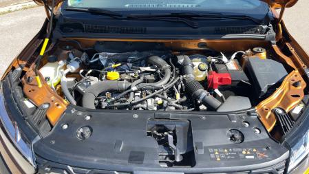 Equipa un motor de su mixto de gasolina y gas GLP de 100 CV de potencia.