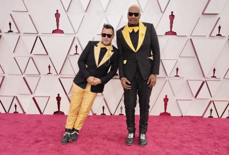 Martin Desmond Roe y Travon Free en la alfombra roja