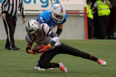 Enfrentamiento entre dos jugadoras.