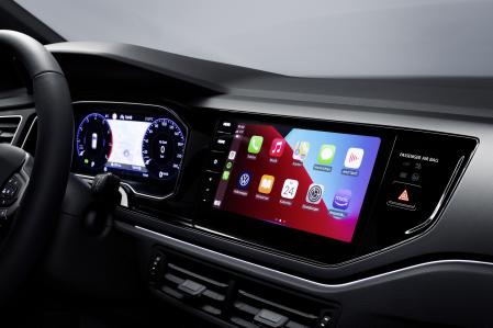 Dependiendo de la versión, el Polo motna un cuadro de instrumentación digital y un sistema de infoentretenimiento con una pantalla de hasta 9,2 pulgadas&nbsp;