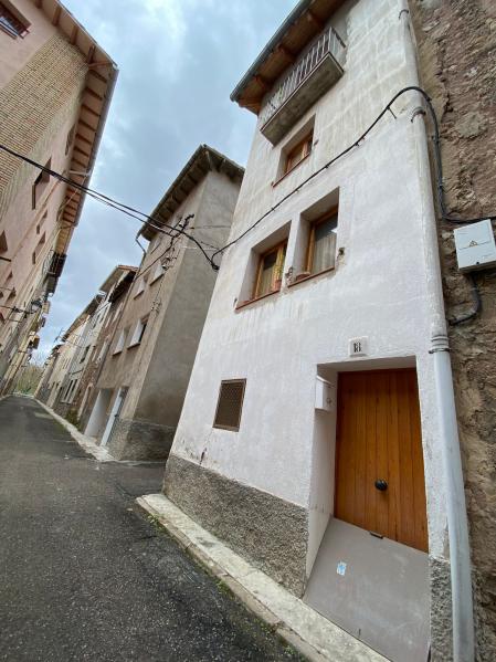 Casa de La Pobla de Lillet que ocupaba una secta