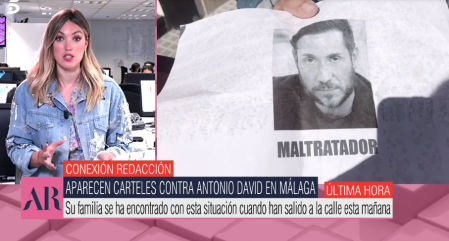 Aparecen unos carteles difamatorios contra Antonio David Flores en Málaga.