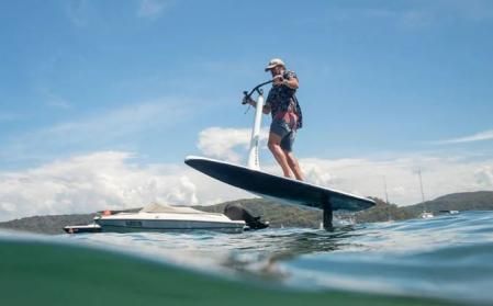 Vehículo eléctrico y acuático HydroFlyer.