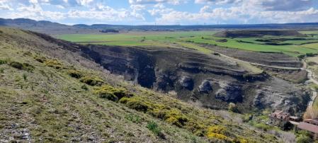 Puente del Diablo y la Cueva de los Moros.