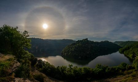 Halo solar con parhelio en el Meandro de Sant Pere de Casserres.