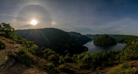 Halo solar con parhelio en el Meandro de Sant Pere de Casserres.