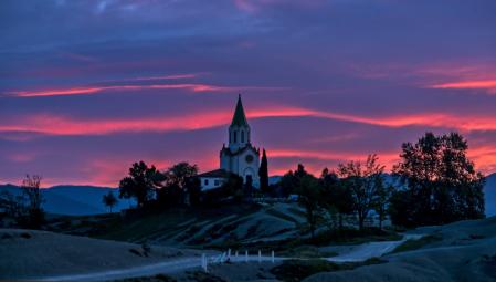 Candilazo en el santuario de Puig-agut al amanecer.