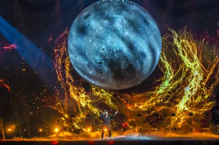 La escenografía de la actuación de Blas Cantó es obra del austriaco Marvin Dietmann, un habitual del
ámbito eurovisivo