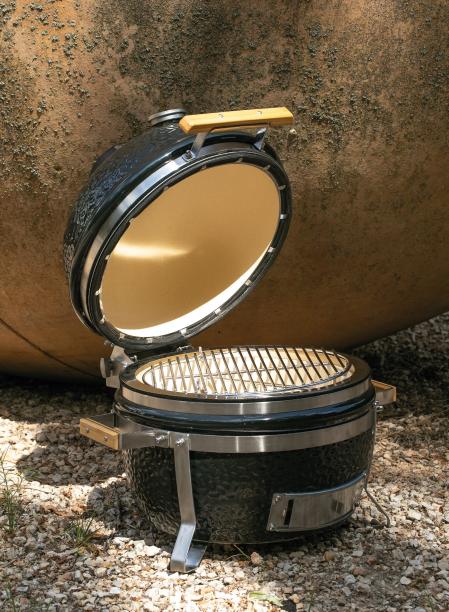 El kamado es un horno de cerámica japonés, que funciona a base de carbón, a fuego muy lento