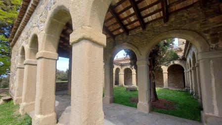 Arcos del claustro del monasterio de Santa Magdalena.