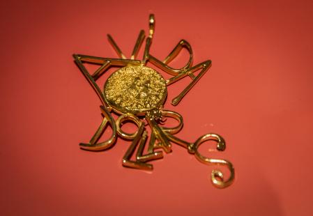 Colgante 'Avida Dollars' de Dalí